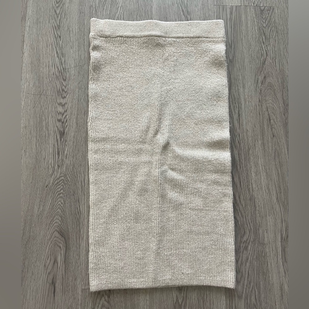 NWOT express ribbed cream skirt
